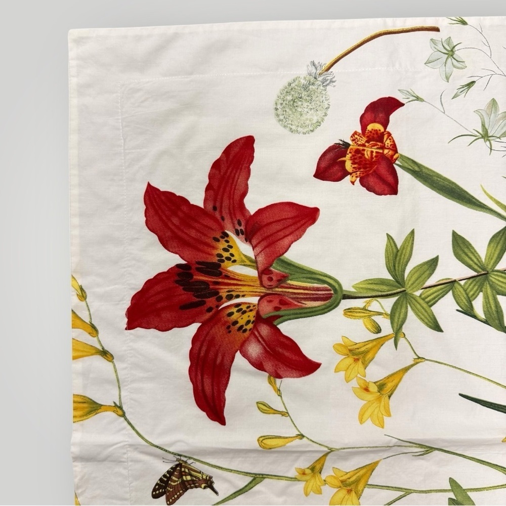 Pottery Barn White Botanical Floral Red Lily Cotton Standard Shams Set of 2 - Picture 2 of 8